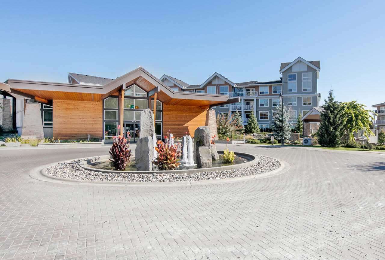 Enjoy resort-style living at WATER-STONE! Beautiful 2 bed / 2 bath brigh...