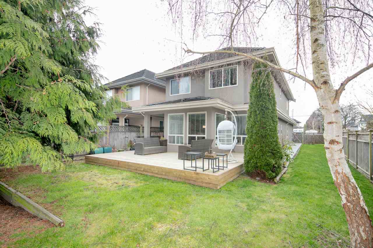 This gorgeous house is located in the heart of Steveston Village, with quite and peaceful neighborhood. Well maintained family home Like new. 4 bed up...